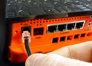 Embout du câble DSL à brancher sur DSL